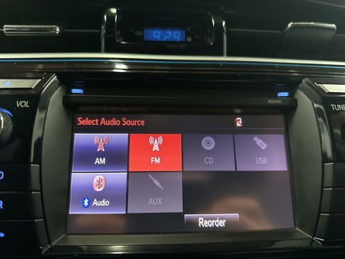 Used 2015 Toyota Corolla S image 29