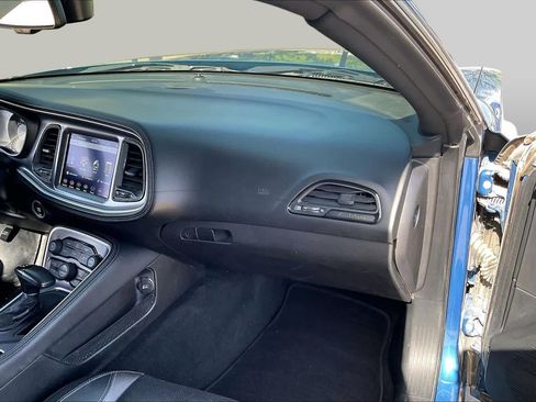 Used 2020 Dodge Challenger SXT w/ Plus Package RWD image 17