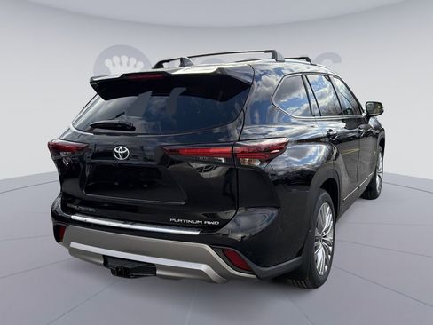 New 2026 Toyota Highlander Platinum image 7
