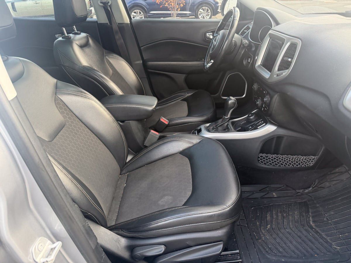 Used 2018 Jeep Compass Latitude w/ Popular Equipment Group AWD/4WD image 7