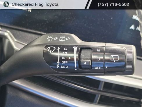 Used 2024 Kia Sorento S FWD image 32