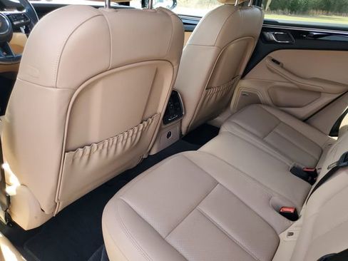 Used 2024 Porsche Macan image 25