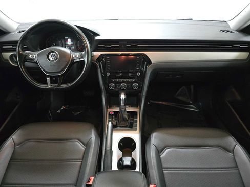 Used 2020 Volkswagen Passat 2.0T SE FWD image 18