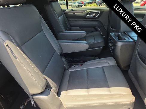 Used 2024 Chevrolet Suburban Z71 w/ Luxury Package AWD/4WD image 17