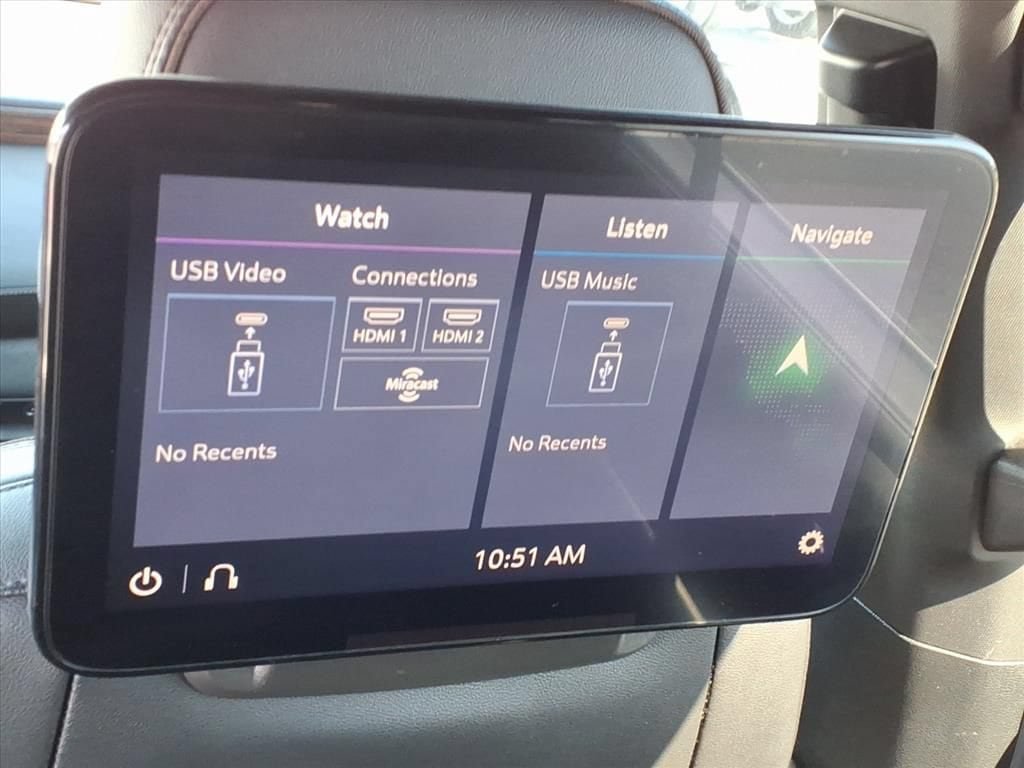 Used 2021 Chevrolet Suburban High Country w/ Premium Package AWD/4WD image 24