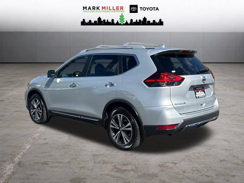 Used 2017 Nissan Rogue SL w/ SL Premium Package AWD/4WD image 3
