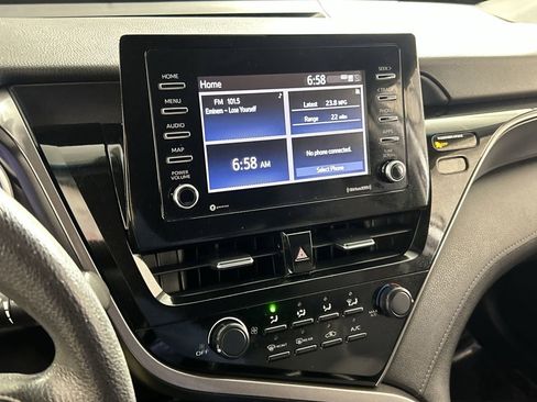 Used 2021 Toyota Camry LE image 17