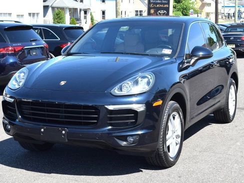 Used 2016 Porsche Cayenne AWD/4WD image 3