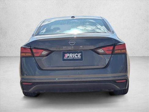 Used 2025 Nissan Altima 2.5 SV image 6