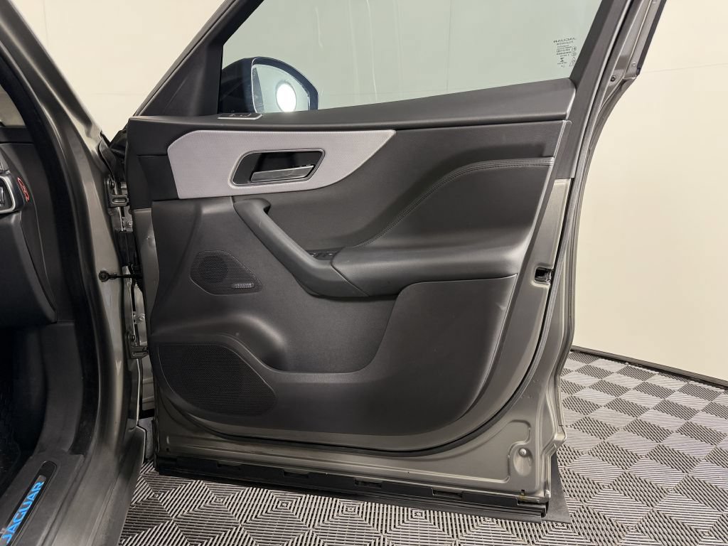 Used 2019 Jaguar F-PACE Portfolio AWD/4WD image 47