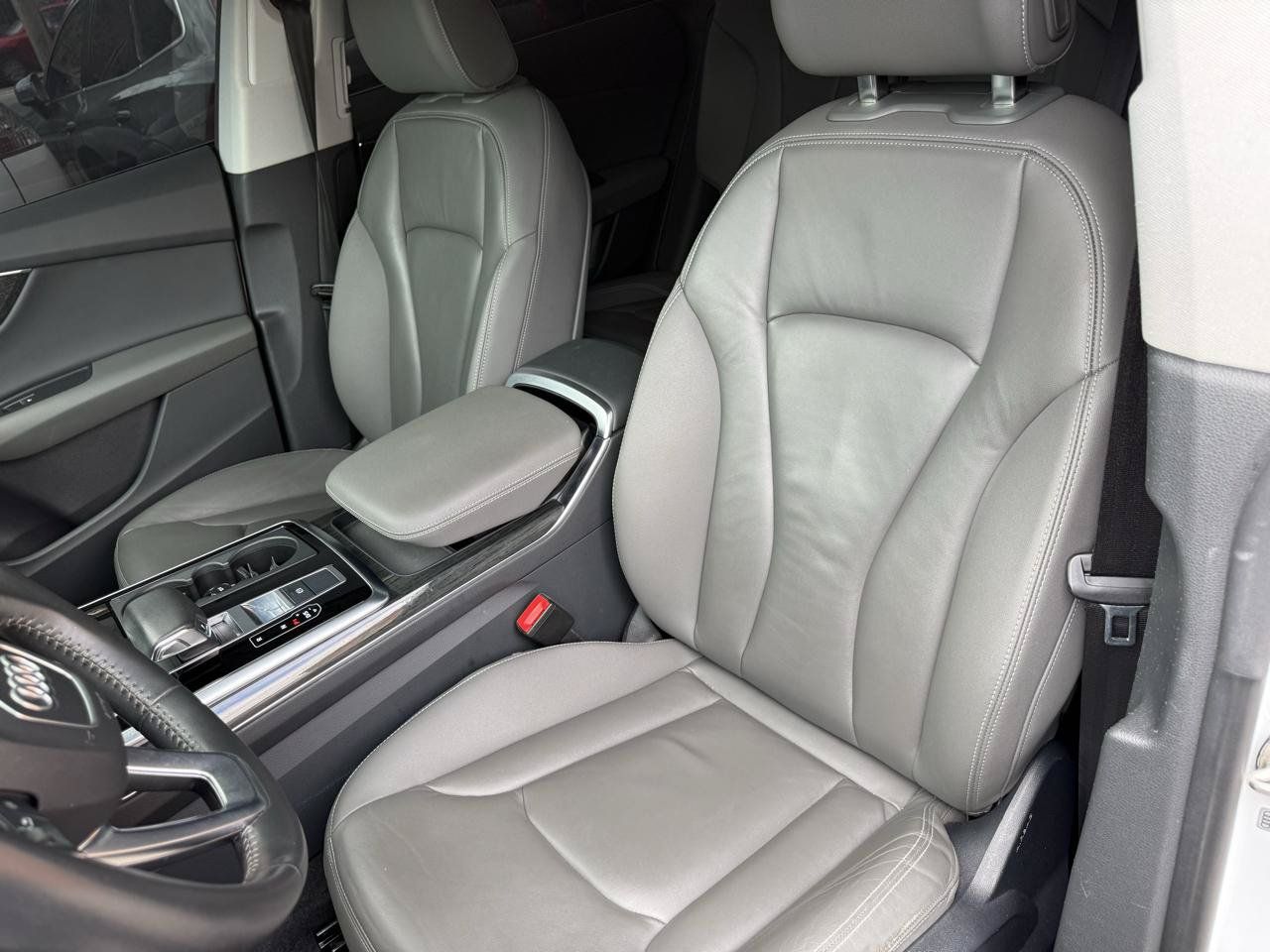 Used 2019 Audi Q8 Premium w/ Cold Weather Package AWD/4WD image 6