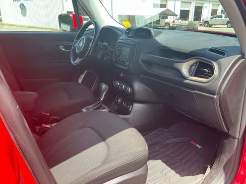 Used 2017 Jeep Renegade Latitude AWD/4WD image 11