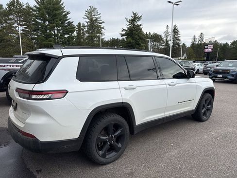 Used 2023 Jeep Grand Cherokee L Laredo AWD/4WD image 4