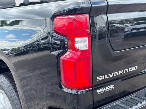 Used 2022 Chevrolet Silverado 1500 Custom RWD image 11
