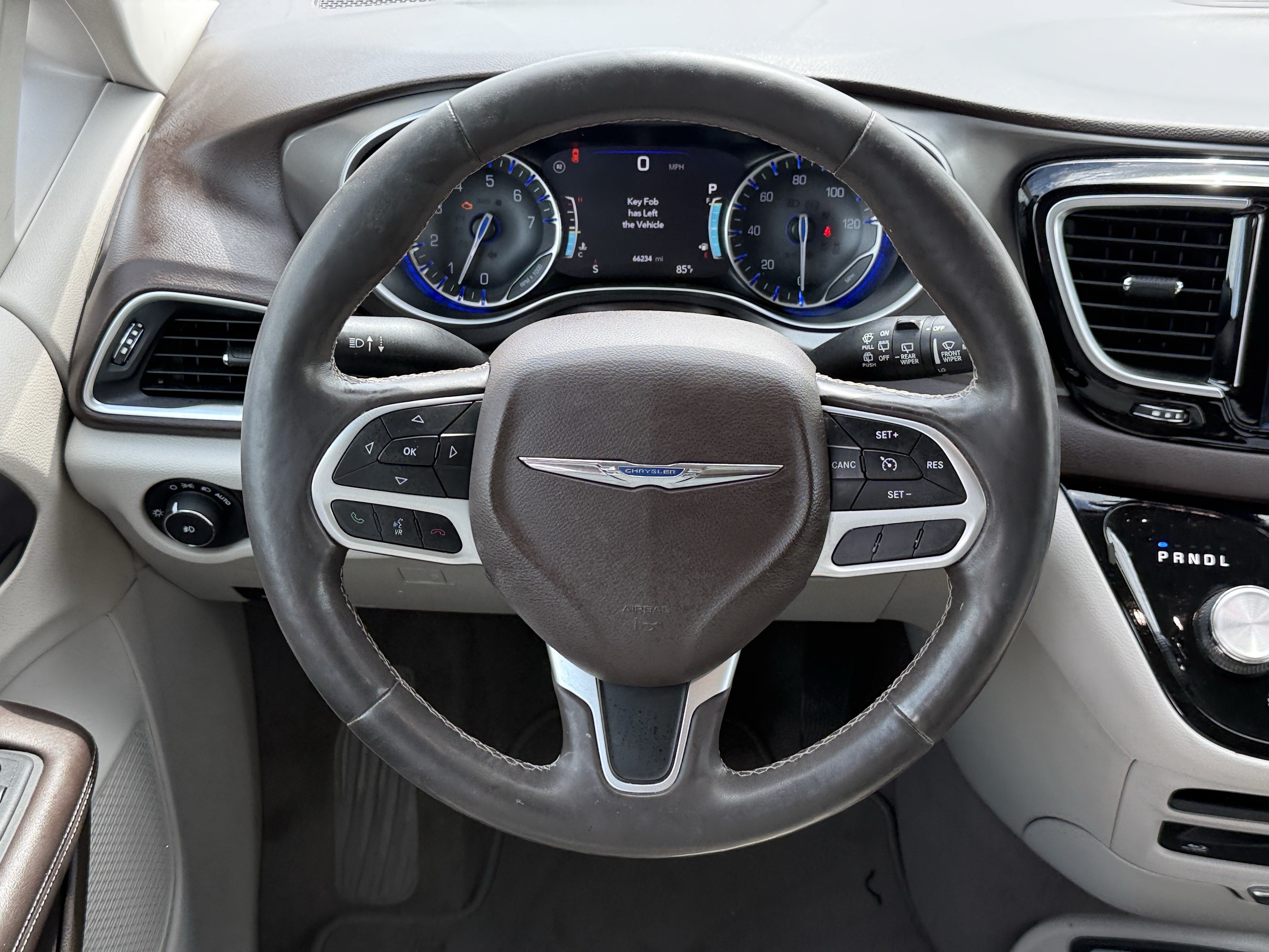 Used 2017 Chrysler Pacifica Touring-L Plus FWD image 16