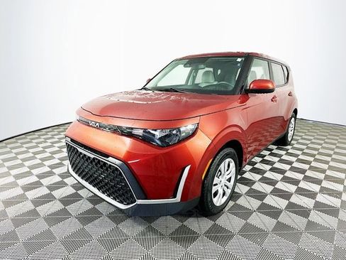 Used 2023 Kia Soul LX image 5