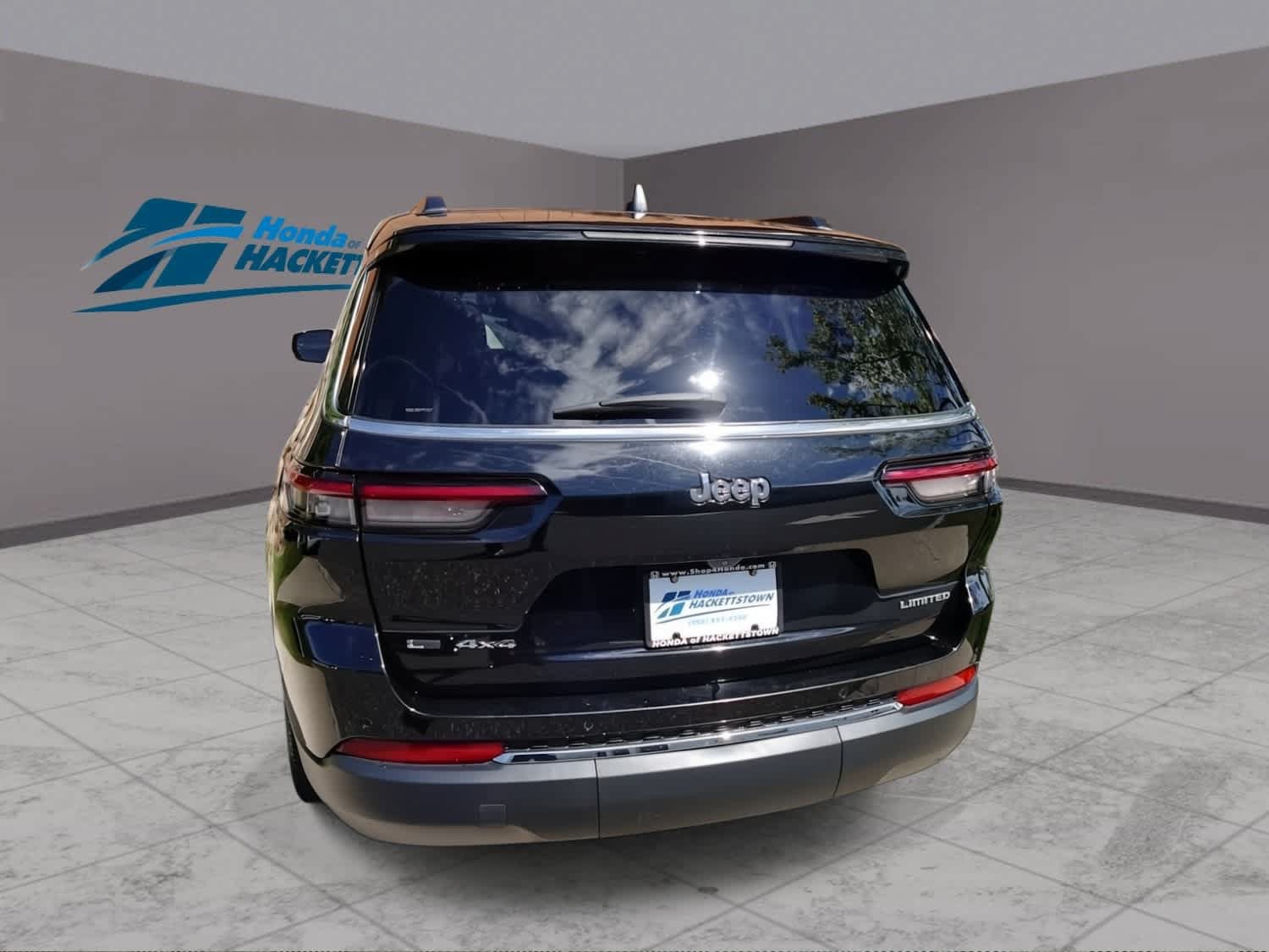 Used 2022 Jeep Grand Cherokee L Limited AWD/4WD image 5