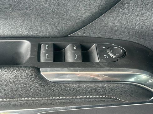 Used 2024 Chevrolet Traverse LT FWD image 12