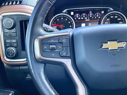 Used 2021 Chevrolet Silverado 1500 High Country w/ Technology Package AWD/4WD image 19