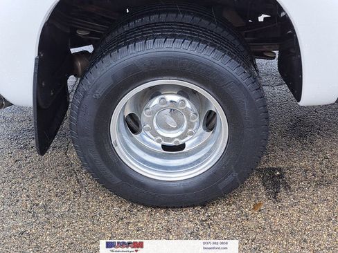 Used 2014 Ford F350 Lariat w/ Chrome Package image 5