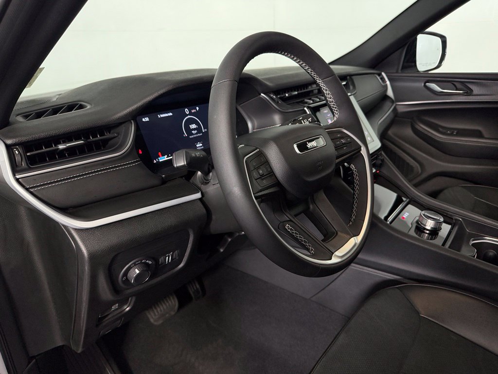 Used 2024 Jeep Grand Cherokee L Altitude RWD image 14