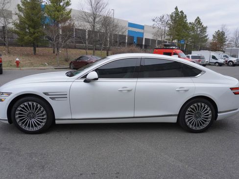 Used 2023 Genesis G80 image 4