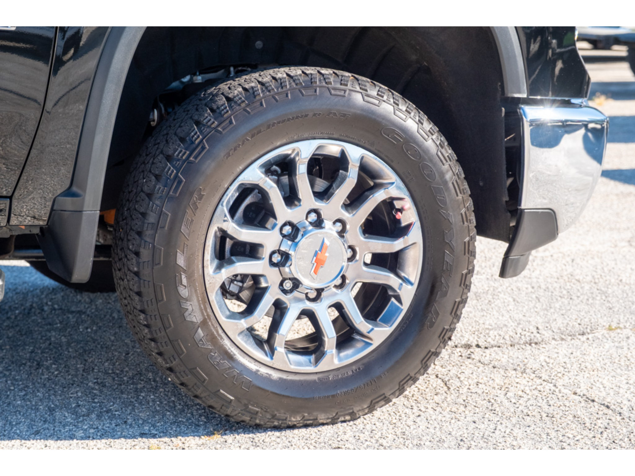 Used 2026 Chevrolet Silverado 2500 LTZ w/ LTZ Convenience Package AWD/4WD image 10