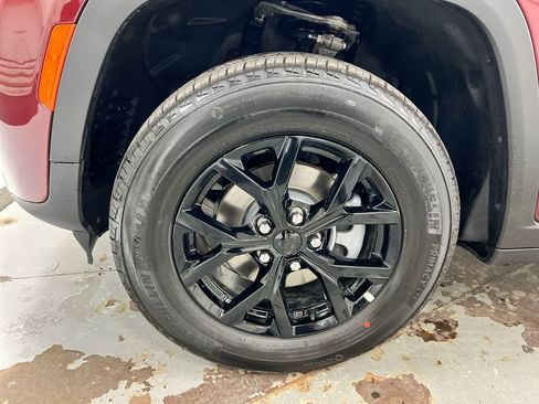 New 2026 Jeep Grand Cherokee Altitude image 28