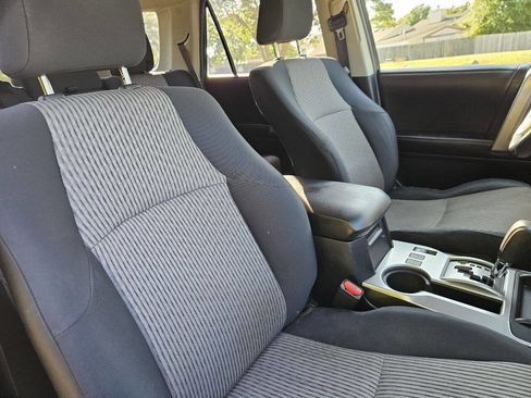 Used 2016 Toyota 4Runner SR5 AWD/4WD image 19