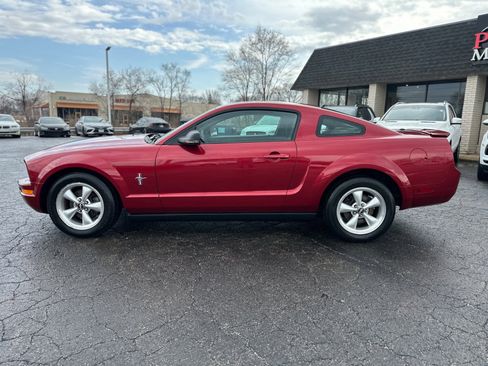 Used 2007 Ford Mustang Deluxe image 2