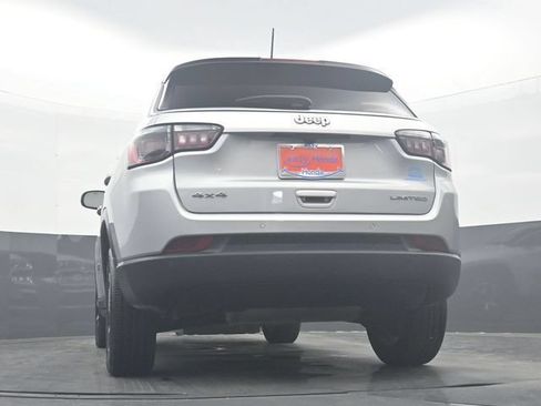 Used 2025 Jeep Compass Limited AWD/4WD image 32