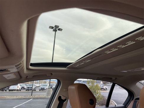 Used 2013 BMW 335i xDrive Sedan image 10