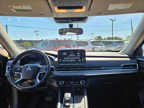 Used 2024 Mitsubishi Outlander SE AWD/4WD image 29