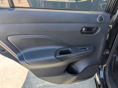 Used 2021 Nissan Versa S FWD image 13