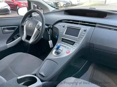 Used 2015 Toyota Prius Two FWD image 15
