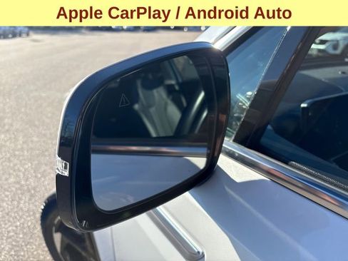 Used 2025 Kia Sorento EX w/ EX Panoramic Sunroof Package image 8