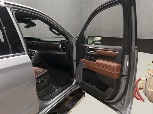 Used 2025 GMC Sierra 1500 Denali Ultimate image 18