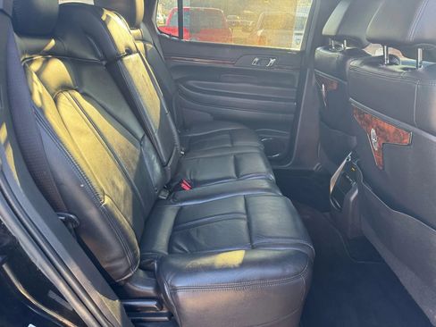 Used 2017 Lincoln MKT AWD image 22