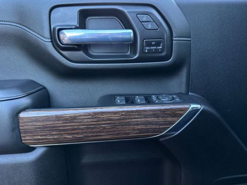 Certified 2022 Chevrolet Silverado 2500 High Country w/ Safety Package II image 11