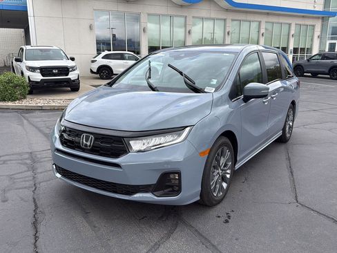 Certified 2026 Honda Odyssey Touring image 3