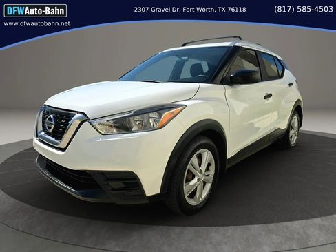 Used 2018 Nissan Kicks S w/ Exterior Package FWD image 1
