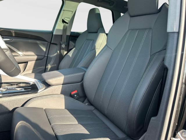 Certified 2025 Audi Q5 Premium Plus w/ Premium Plus AWD/4WD image 21