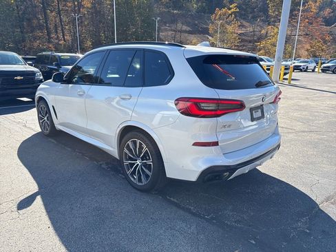 Used 2019 BMW X5 xDrive50i w/ M Sport Package image 3
