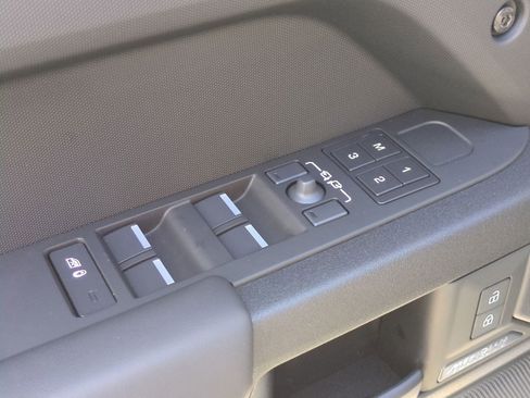 New 2026 Land Rover Defender 110 OCTA image 12