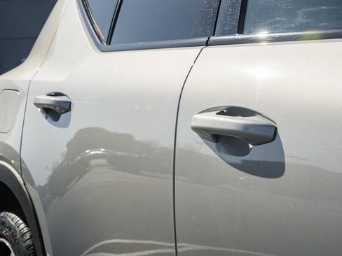 Certified 2025 Volvo XC40 B5 Plus image 16