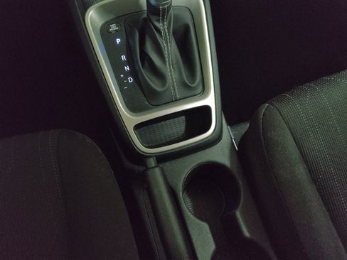 Used 2024 Hyundai Venue SE image 26