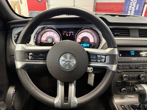 Used 2010 Ford Mustang Coupe image 38