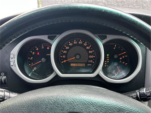 Used 2004 Toyota 4Runner Sport AWD/4WD image 21