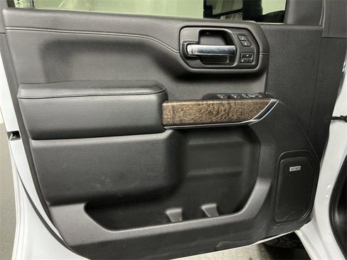 Used 2022 GMC Sierra 2500 Denali w/ Denali Ultimate Package image 22