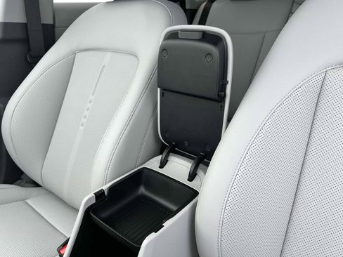 New 2024 Hyundai Kona Limited FWD image 18